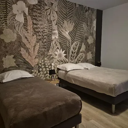 Hotel Café De La Gare 3*