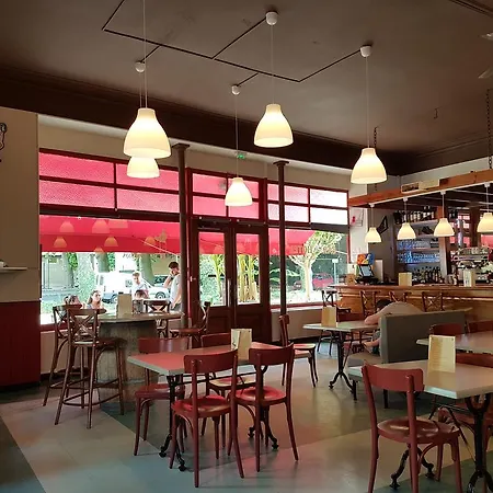 Café De La Gare