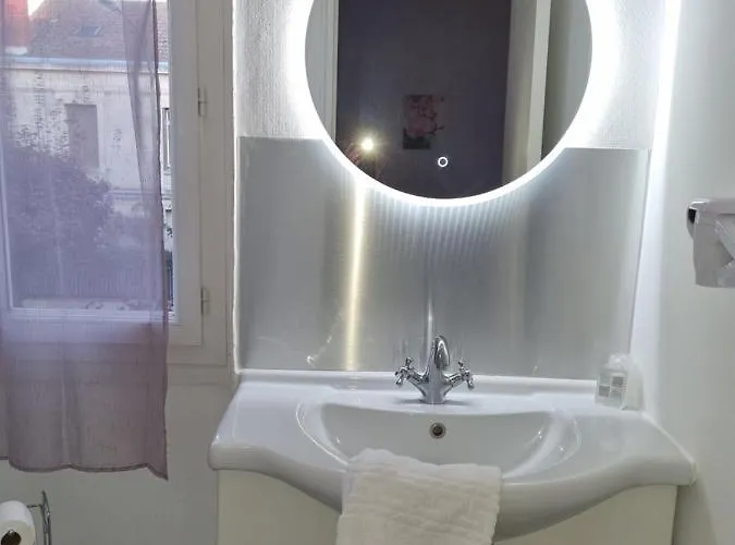 호텔 Cafe De La Gare 생트 포이 라 그랑드