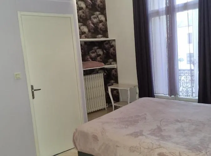 호텔 Cafe De La Gare 생트 포이 라 그랑드